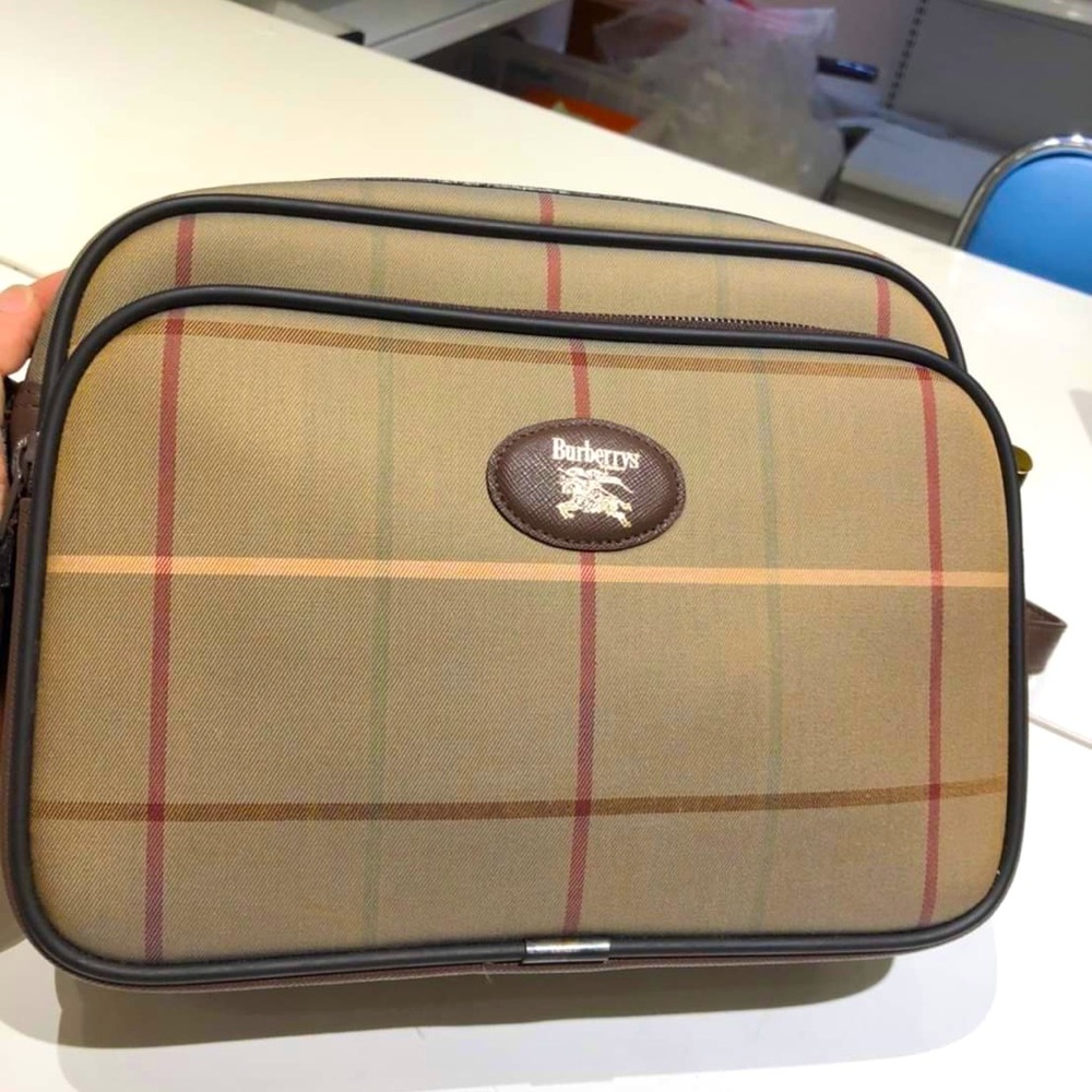 Burberry vintage crossbody bag